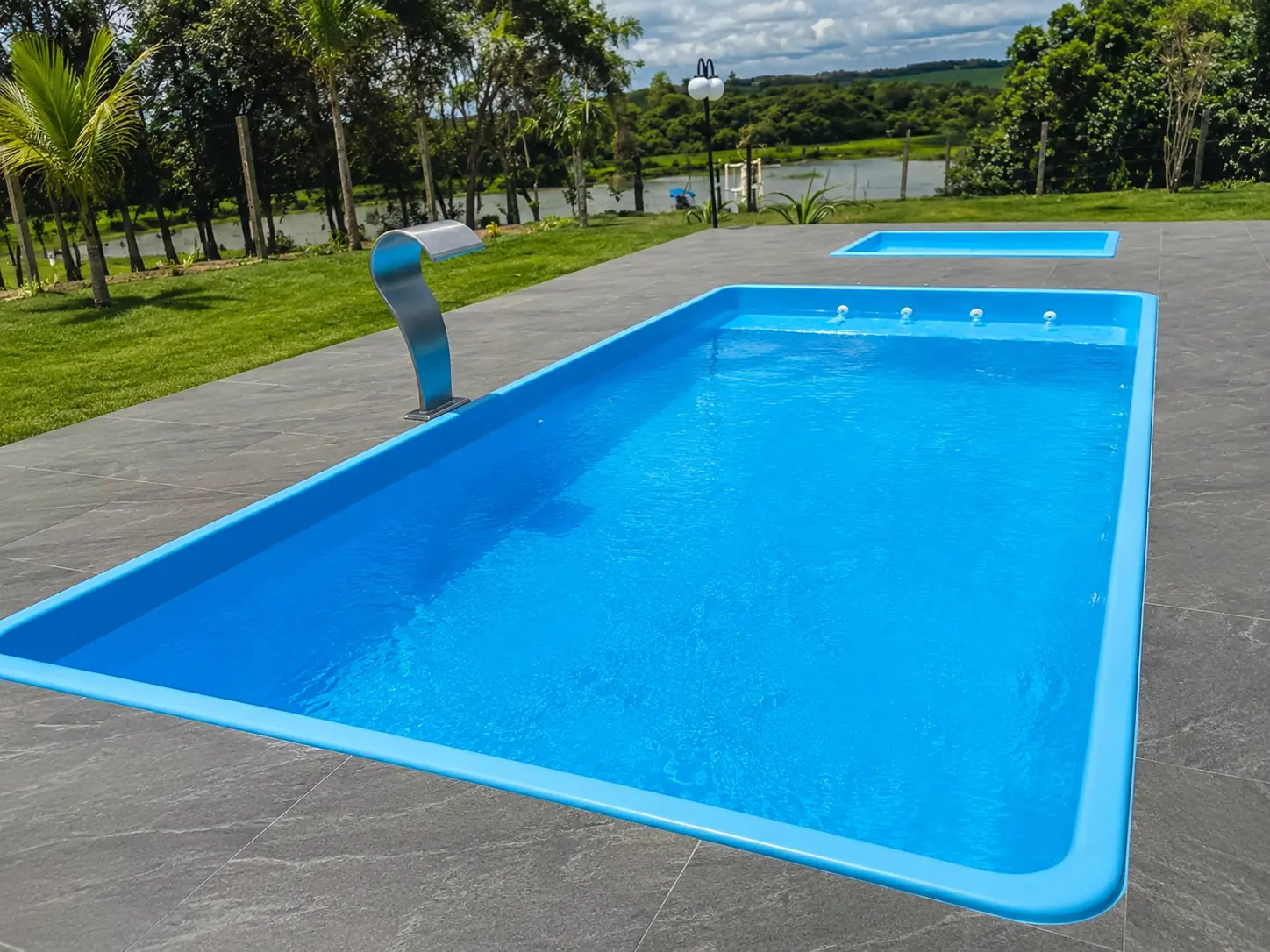 Área de lazer com piscina aquecida em Goiânia